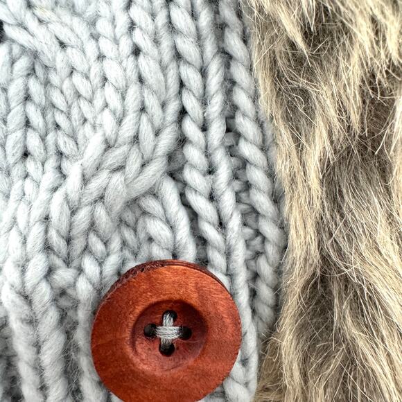 San Diego Hat Co Kid Cable Knit Beanie Pom Pom Neck Tie Size 5-7 yrs Winter Gray - Picture 10 of 10